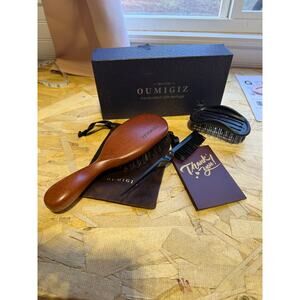 NWOT Oumigiz Boar Bristle Hair Brush Set